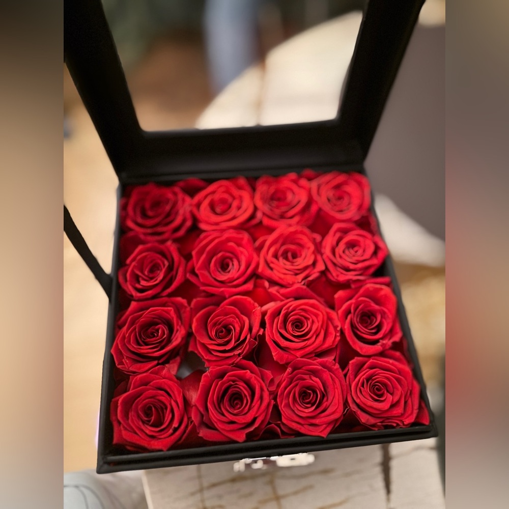 Valentine’s Day Red Preserved Roses Black Box Key + Card same day shipping